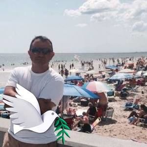 Meet your Posher, Carlos